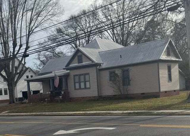 Property at 504 N Main St, Lafayette, GA 30728, 3 beds, 2.5 baths