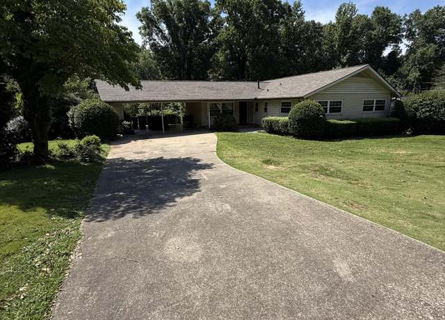 Property at 1490 Takeda Dr, Gainesville, GA 30501, 3 beds, 2 baths