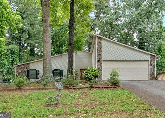 Property at 3902 Cedarwoods Way, Lawrenceville, GA 30044, 4 beds, 2 baths
