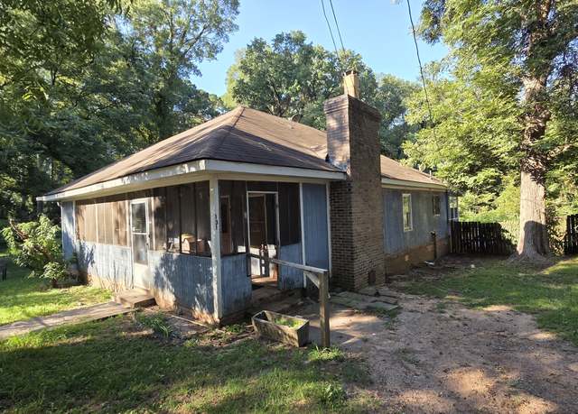 Property at 131 W Marable St, Monroe, GA 30655, 3 beds, 2 baths