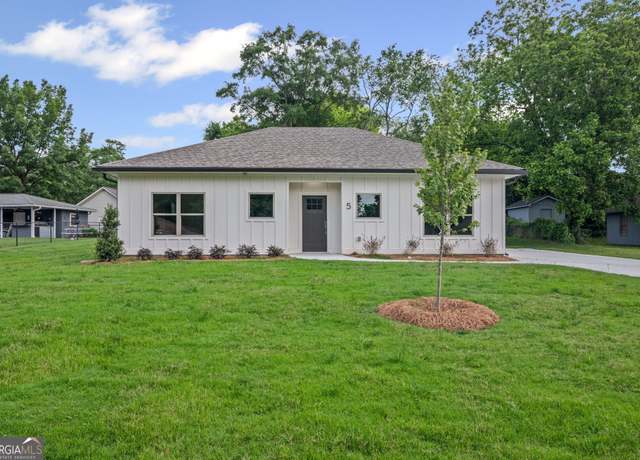 Property at 5 Gordy Pl, Newnan, GA 30263, 2 beds, 2.5 baths