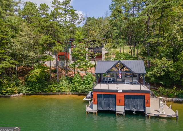 Property at 565 Wildflower Cir, Clarkesville, GA 30523, 5 beds, 7 baths