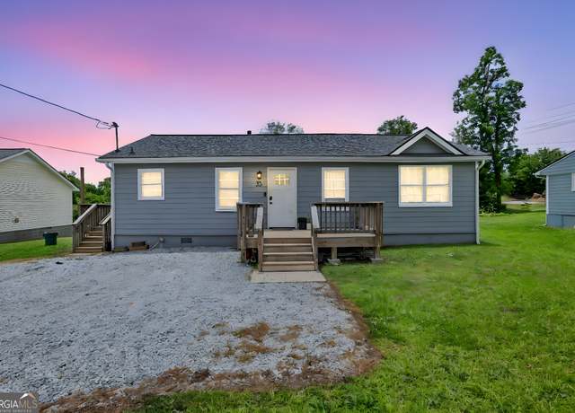 Property at 35 Savannah St, Newnan, GA 30263, 3 beds, 2 baths
