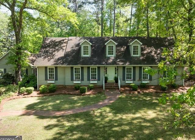 Property at 5761 Kentucky Downs Dr, Macon, GA 31210, 6 beds, 3 baths