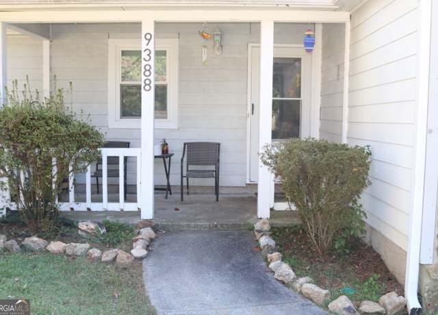 Property at 9388 Crest Knoll Ct, Jonesboro, GA 30238, 3 beds, 2 baths