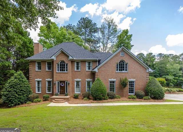 Property at 412 Old Mill Ct, Macon, GA 31210, 5 beds, 3.5 baths
