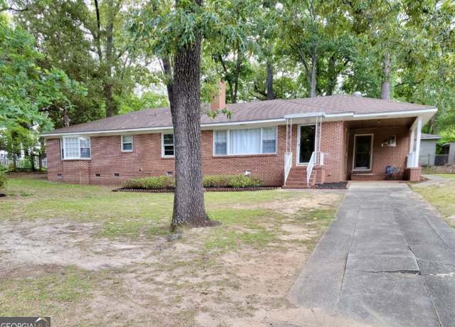 Property at 104 Terrell St, Warner Robins, GA 31088, 4 beds, 2 baths