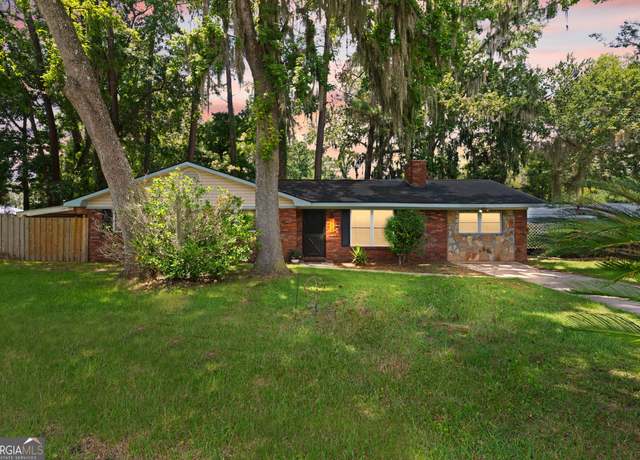 Property at 165 Pine Cir, Brunswick, GA 31520, 4 beds, 2 baths