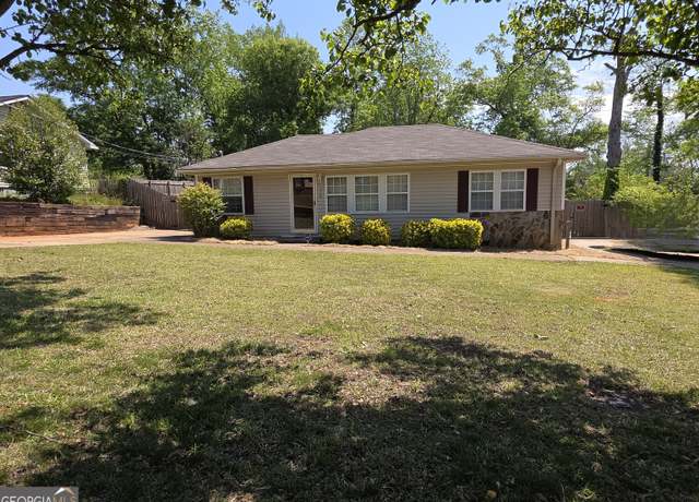 Property at 116 Boone Dr, Newnan, GA 30263, 3 beds, 2 baths