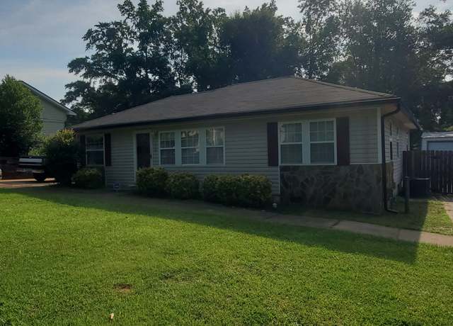 Property at 116 Boone Dr, Newnan, GA 30263, 3 beds, 2 baths