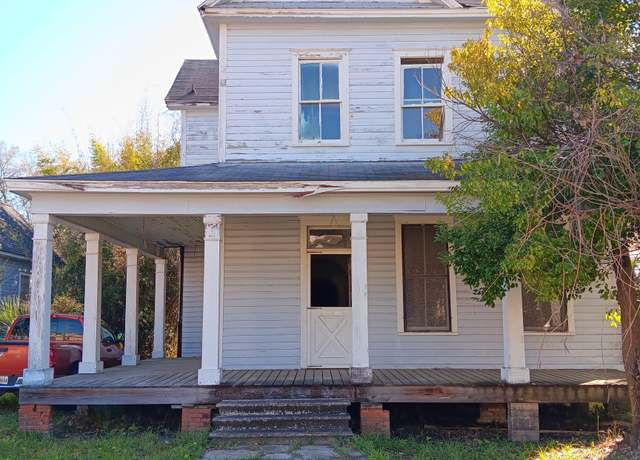 Property at 506 Mcdonald St, Waycross, GA 31503, 3 beds, 2 baths