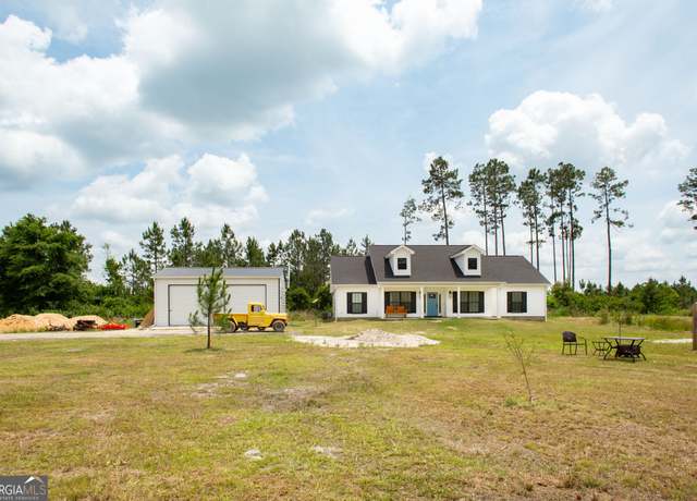 Property at 375 Brier Patch Ln, Waycross, GA 31503, 4 beds, 2 baths