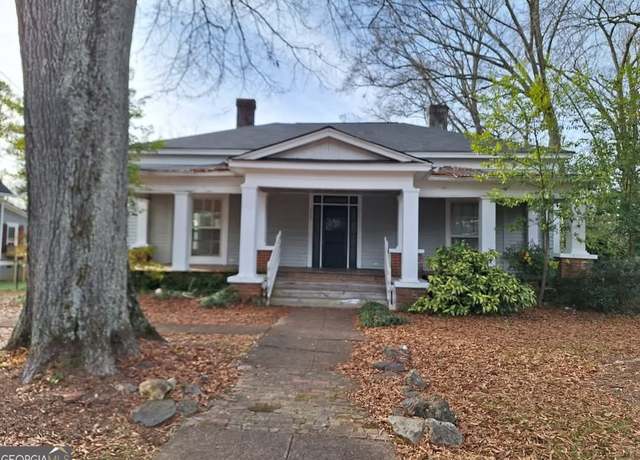 Property at 209 N Cave Spring St, Cedartown, GA 30125, 3 beds, 2 baths