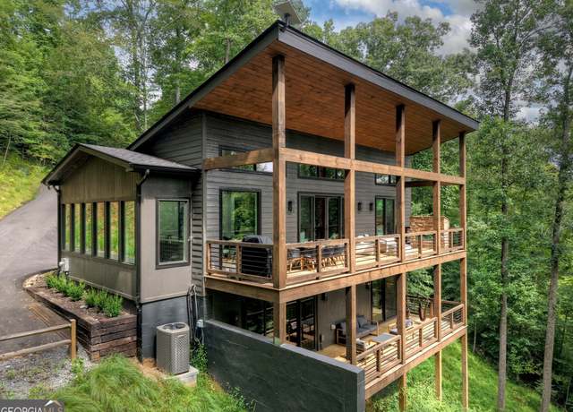 Property at 271 Toccoa Preserve Ct, Blue Ridge, GA 30513, 3 beds, 3.5 baths