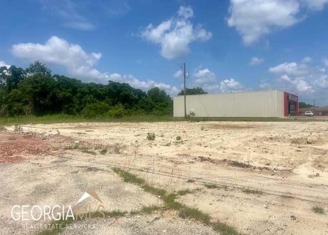 Property at 102 W Oak St, Mcrae-helena, GA 31055