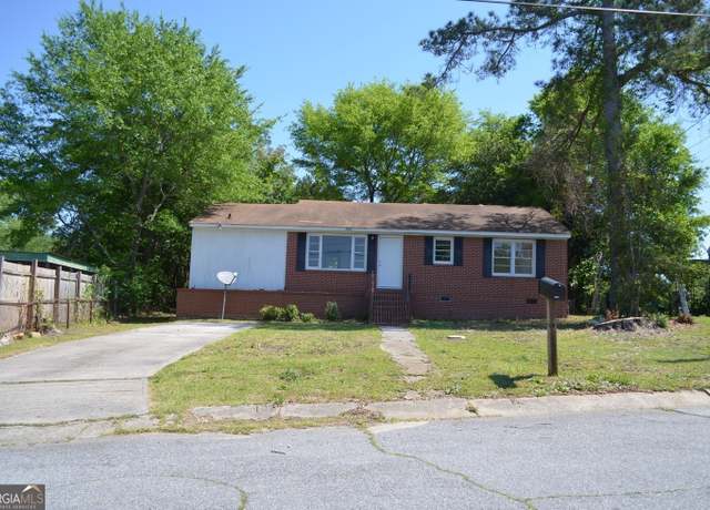 Property at 3082 Somerset Dr, Macon, GA 31206, 3 beds, 2 baths