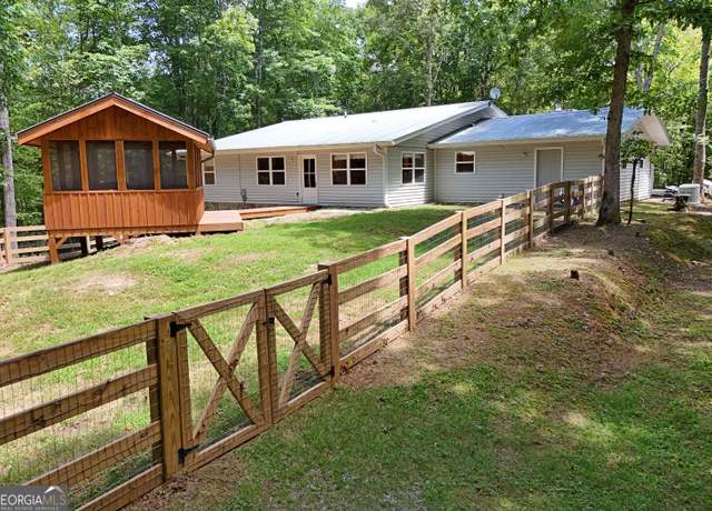 Property at 280 Lucky Ln, Mineral Bluff, GA 30559, 2 beds, 2 baths