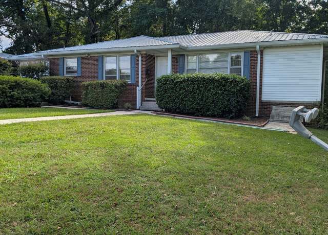 Property at 657 W Kytle St, Cleveland, GA 30528, 3 beds, 2 baths
