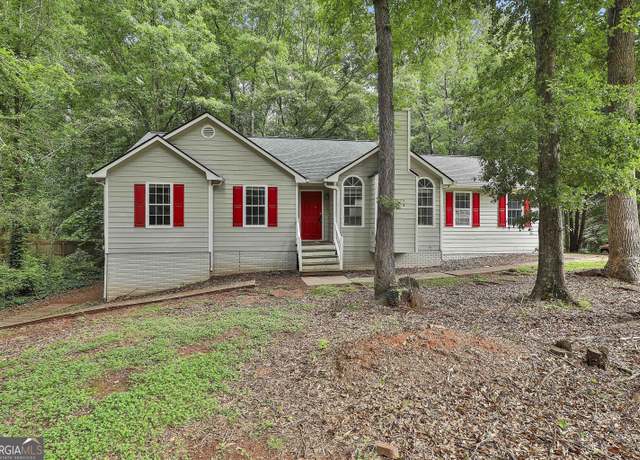 Property at 70 Priscilla Way, Newnan, GA 30265, 5 beds, 2 baths