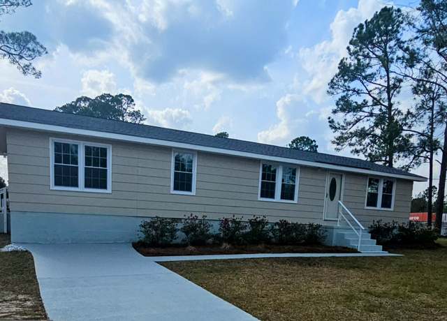 Property at 202 Industrial Way, Swainsboro, GA 30401, 3 beds, 1.5 baths