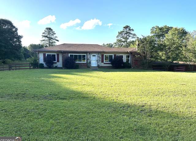 Property at 3943 Tommy Lee Cook Rd, Newnan, GA 30263, 4 beds, 1.5 baths