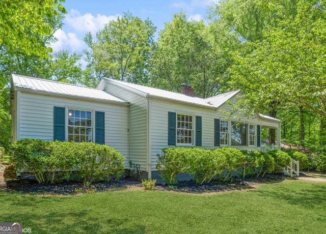 Property at 1531 E Broad St, Greensboro, GA 30642, 2 beds, 2 baths
