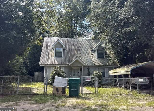 Property at 127 S 22nd St, Defuniak Springs, FL 32435, 4 beds, 2 baths