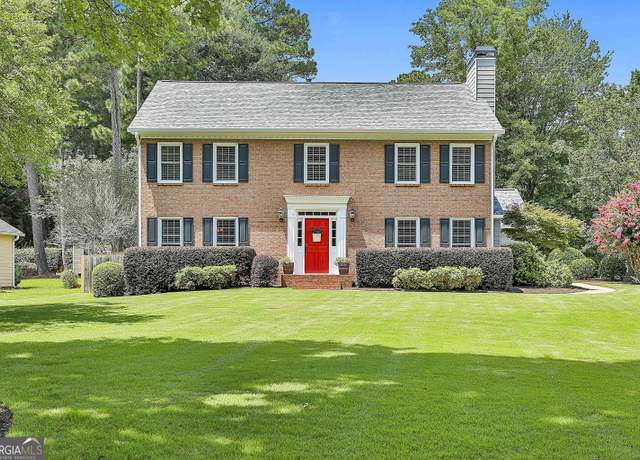 Property at 105 Cloister Dr, Peachtree City, GA 30269, 4 beds, 2.5 baths