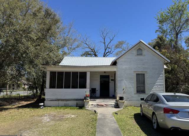 Property at 801 Kennedy L Sanders Way, Waycross, GA 31501, 3 beds, 2 baths