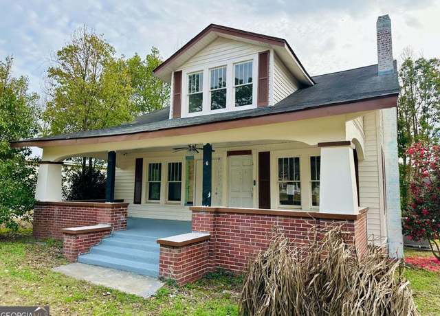 Property at 416 W 6th St #7, Tifton, GA 31794, 4 beds, 3 baths