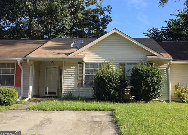 Property at 318 Somerset Dr, Warner Robins, GA 31088, 2 beds, 2 baths