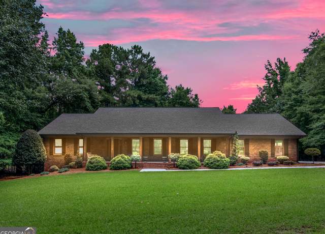 Property at 230 Shorewood Ct, Mcdonough, GA 30252, 6 beds, 3 baths