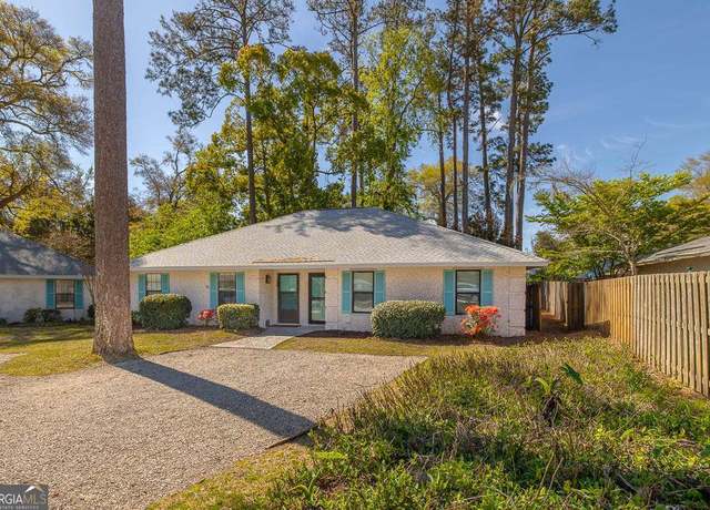 Property at 246 Island Dr, St. Simons, GA 31522, 2 beds, 2 baths