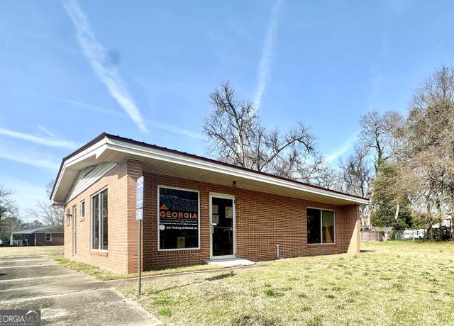 Property at 137 E Beech St, Cochran, GA 31014