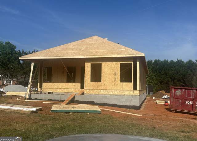 Property at 2751 Paoli St, Comer, GA 30629, 3 beds, 2 baths