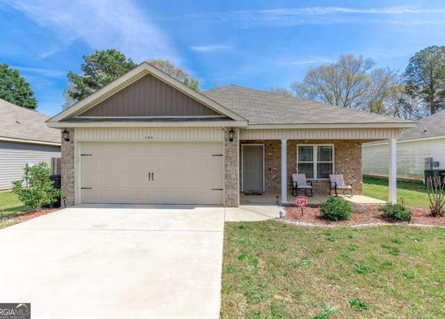 Property at 104 Hughes Dr, Warner Robins, GA 31093, 3 beds, 2 baths