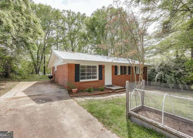 Property at 355 Knottingham Dr, Athens, GA 30606, 3 beds, 2 baths