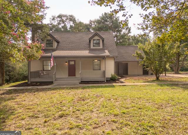 Property at 325 Bowers Rd, Toccoa, GA 30577, 3 beds, 2 baths