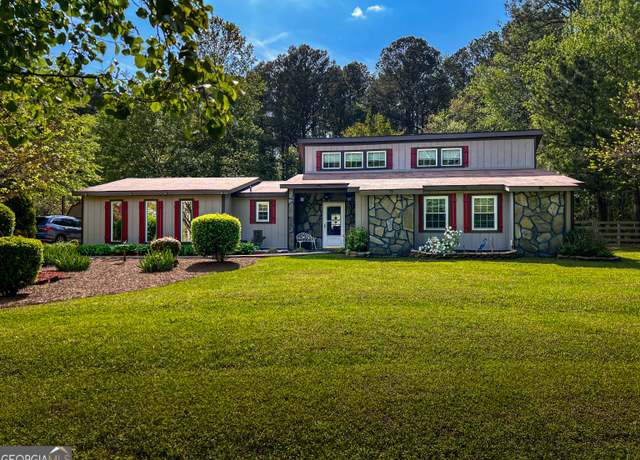 Property at 80 Baker Rd, Newnan, GA 30265, 3 beds, 2 baths