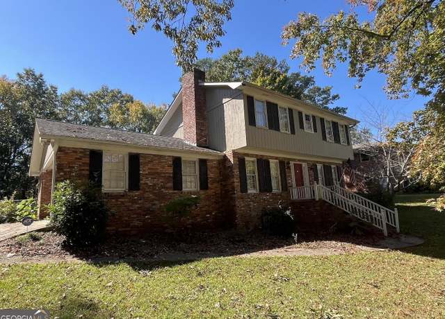 Property at 2972 Clairmont Ave, Macon, GA 31204, 3 beds, 2.5 baths