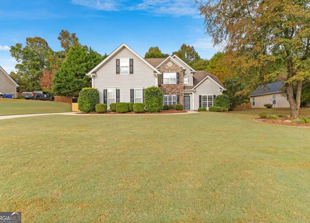 Property at 228 Otter Cir, Fayetteville, GA 30215, 5 beds, 2.5 baths