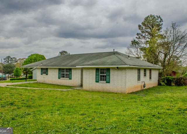 Property at 7017 Sun Valley Way, Riverdale, GA 30274, 3 beds, 1.5 baths