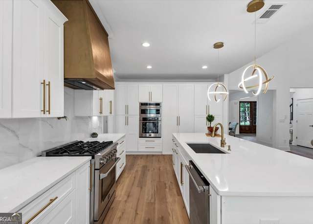 Property at 644 Harbour Shores Dr, Jackson, GA 30233, 4 beds, 3 baths