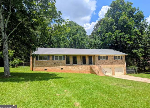 Property at 6096 Shallow Creek Ln, Douglasville, GA 30135, 4 beds, 3 baths