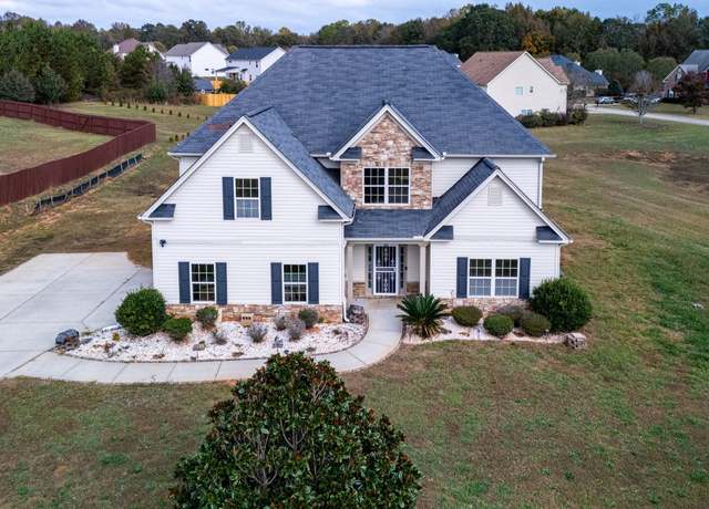 Property at 104 Hamilton Lake View Ct, Lagrange, GA 30241, 5 beds, 3 baths
