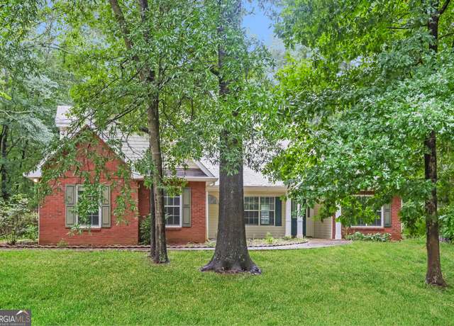 Property at 235 Alcovy Way, Covington, GA 30014, 3 beds, 2 baths