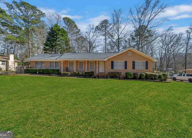 Property at 110 Westminster Dr, Eatonton, GA 31024, 3 beds, 2 baths