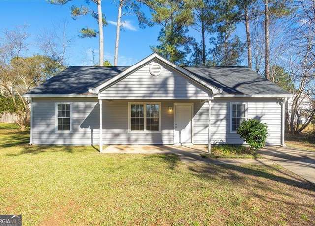 Property at 9211 Fairway Ct, Riverdale, GA 30274, 3 beds, 2 baths