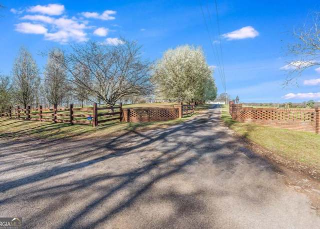 Property at 417 Pulliam Ln, Royston, GA 30662, 4 beds, 2 baths