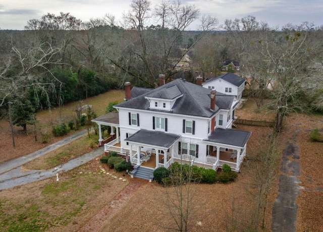 Property at 334 Heard St, Elberton, GA 30635, 7 beds, 4.5 baths